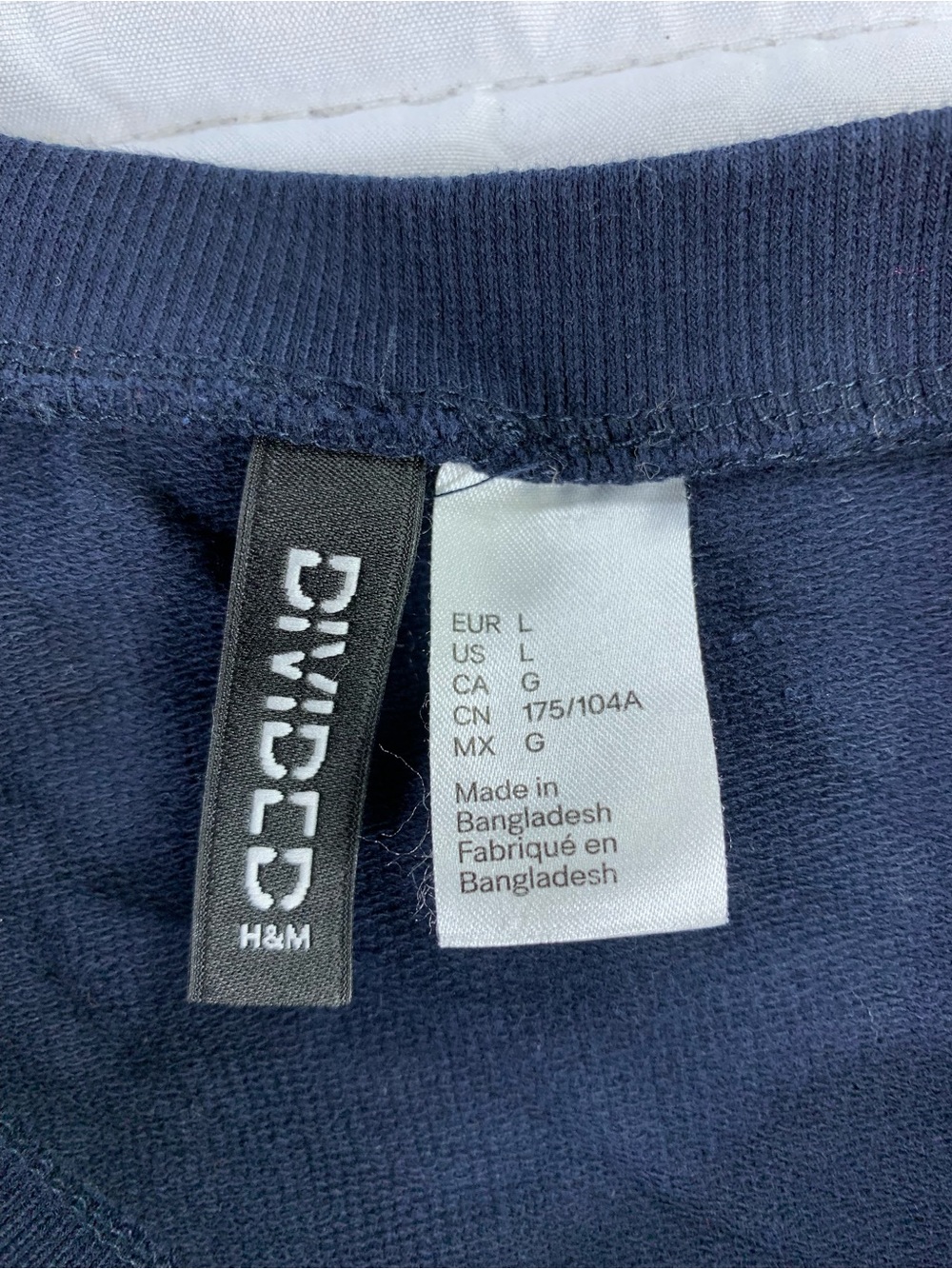 Pre loved H&M sweatshirt womens size L - Picture 4 of 5